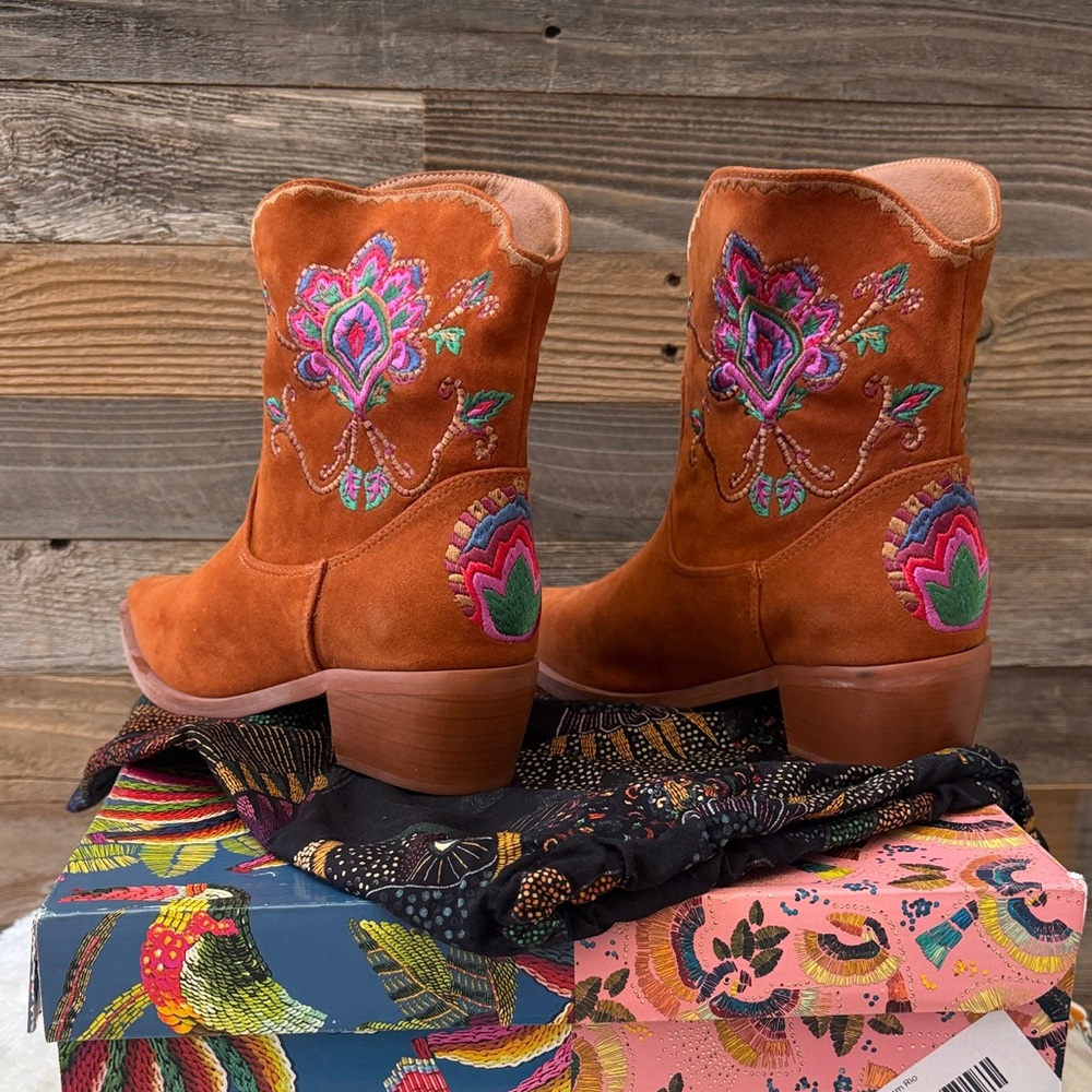 Farm Rio Caramel Boho Western Embroidered Boot Size 8 NIB With Dustbag - Picture 5 of 9